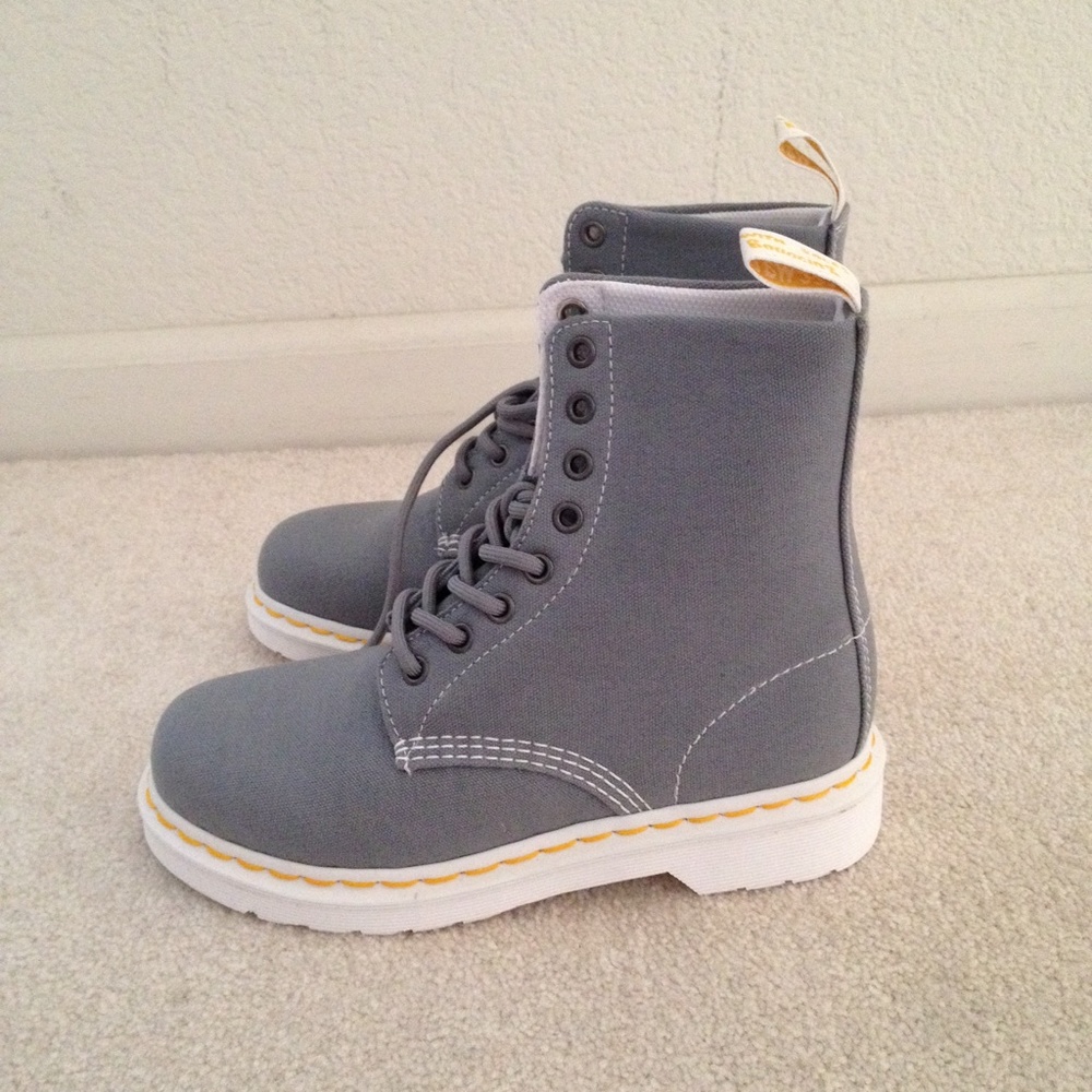 Dr marten. Gray canvas boots